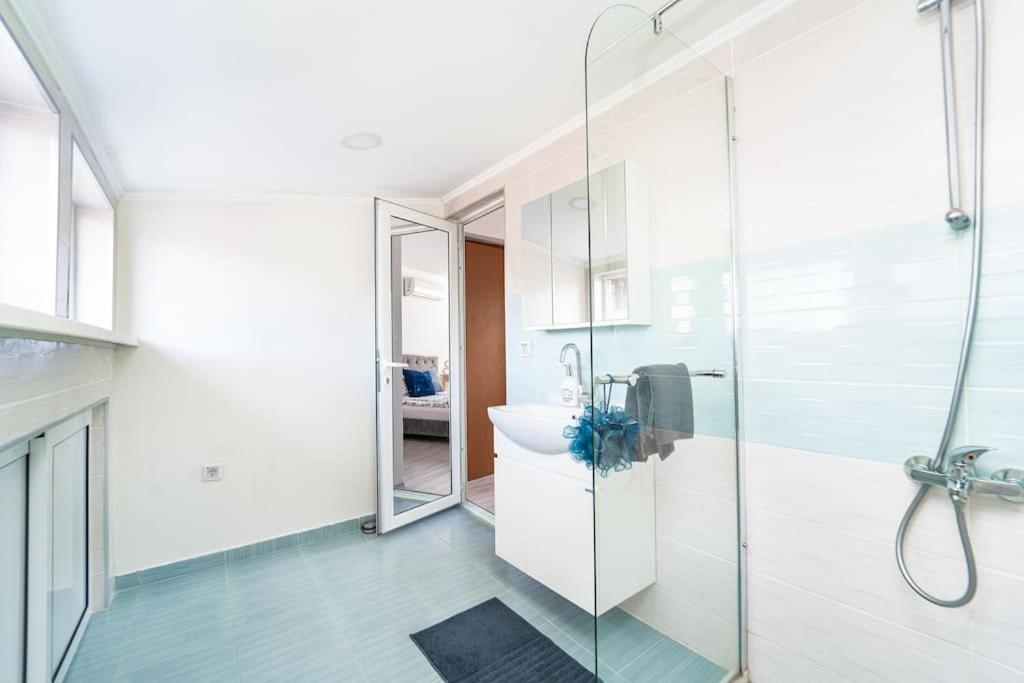 Central Apartment 2Bd Next To Vitosha Bul. София Екстериор снимка