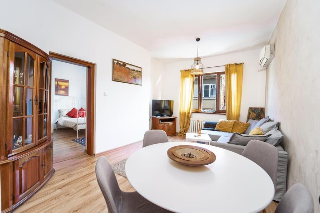 Central Apartment 2Bd Next To Vitosha Bul. София Екстериор снимка